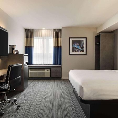 Microtel Inn & Suites By Wyndham Boisbriand Sainte-Thérèse-de-Blainville Exterior photo