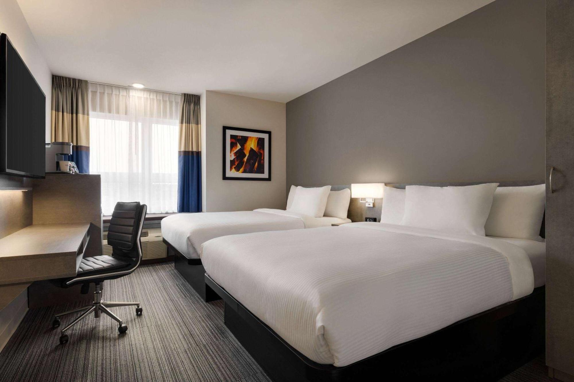 Microtel Inn & Suites By Wyndham Boisbriand Sainte-Thérèse-de-Blainville Exterior photo