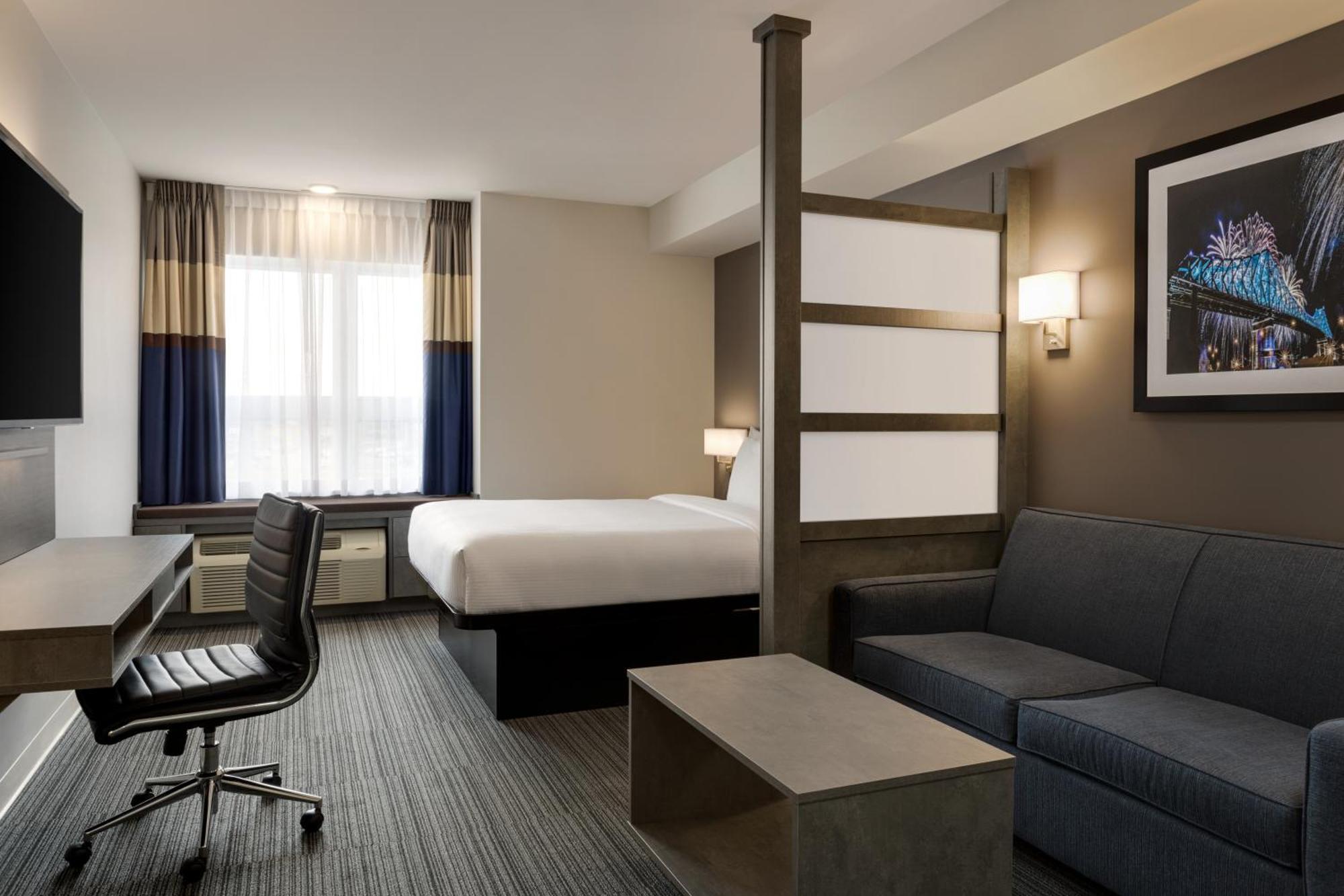 Microtel Inn & Suites By Wyndham Boisbriand Sainte-Thérèse-de-Blainville Exterior photo
