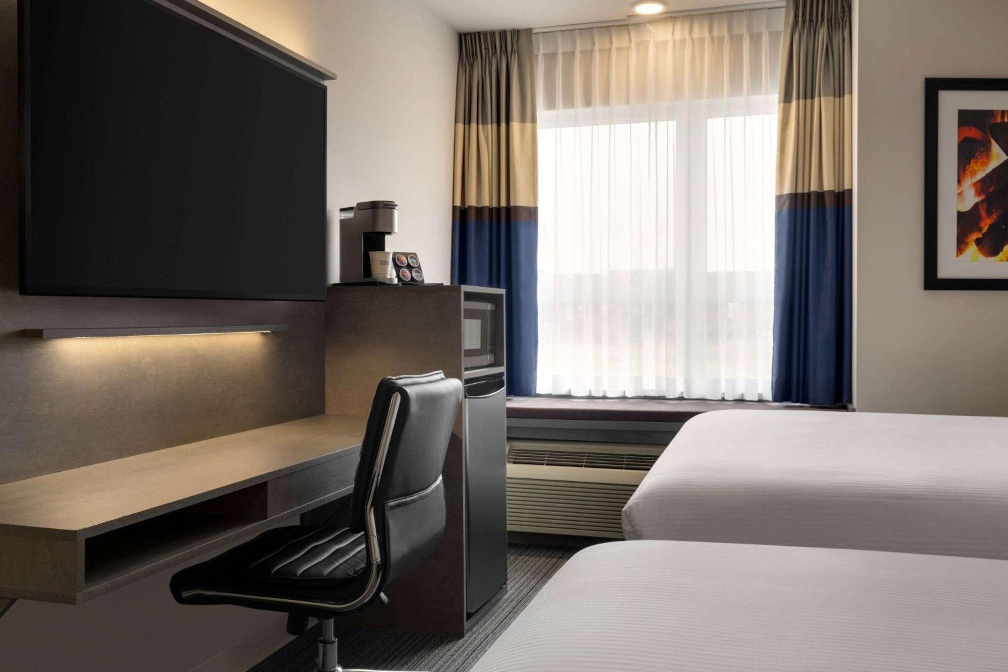 Microtel Inn & Suites By Wyndham Boisbriand Sainte-Thérèse-de-Blainville Exterior photo