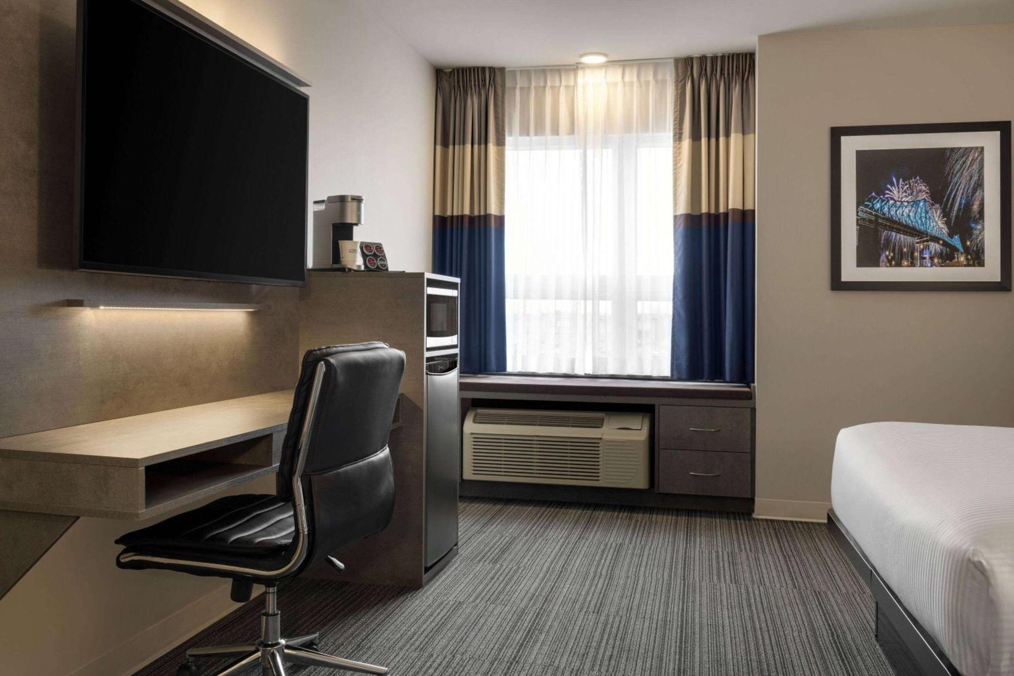 Microtel Inn & Suites By Wyndham Boisbriand Sainte-Thérèse-de-Blainville Exterior photo